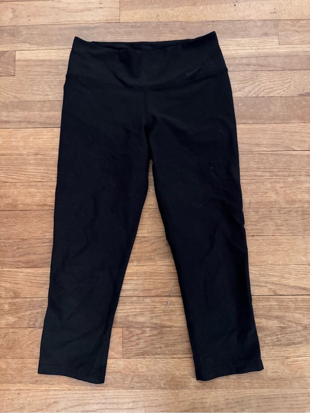 Nike Women's Dri-FIT Black Cropped Leggings - Size XS
 b4
